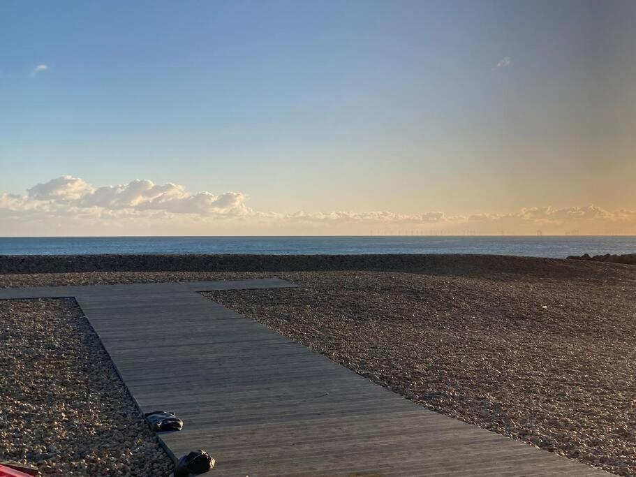 Апартаменты Driftwood By The Sea